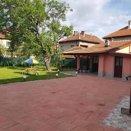 Къща за гости Вършец Апартаменты *