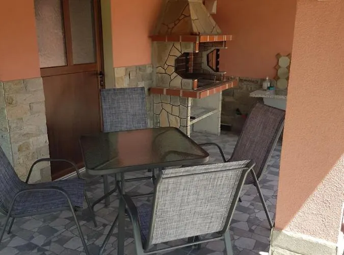 Къща за гости Вършец Апартамент *