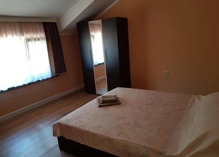 Къща за гости Вършец Апартамент *